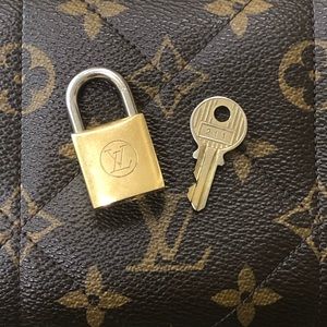 ‼️RARE‼️Auth Vintage Louis Vuitton Lock and Key